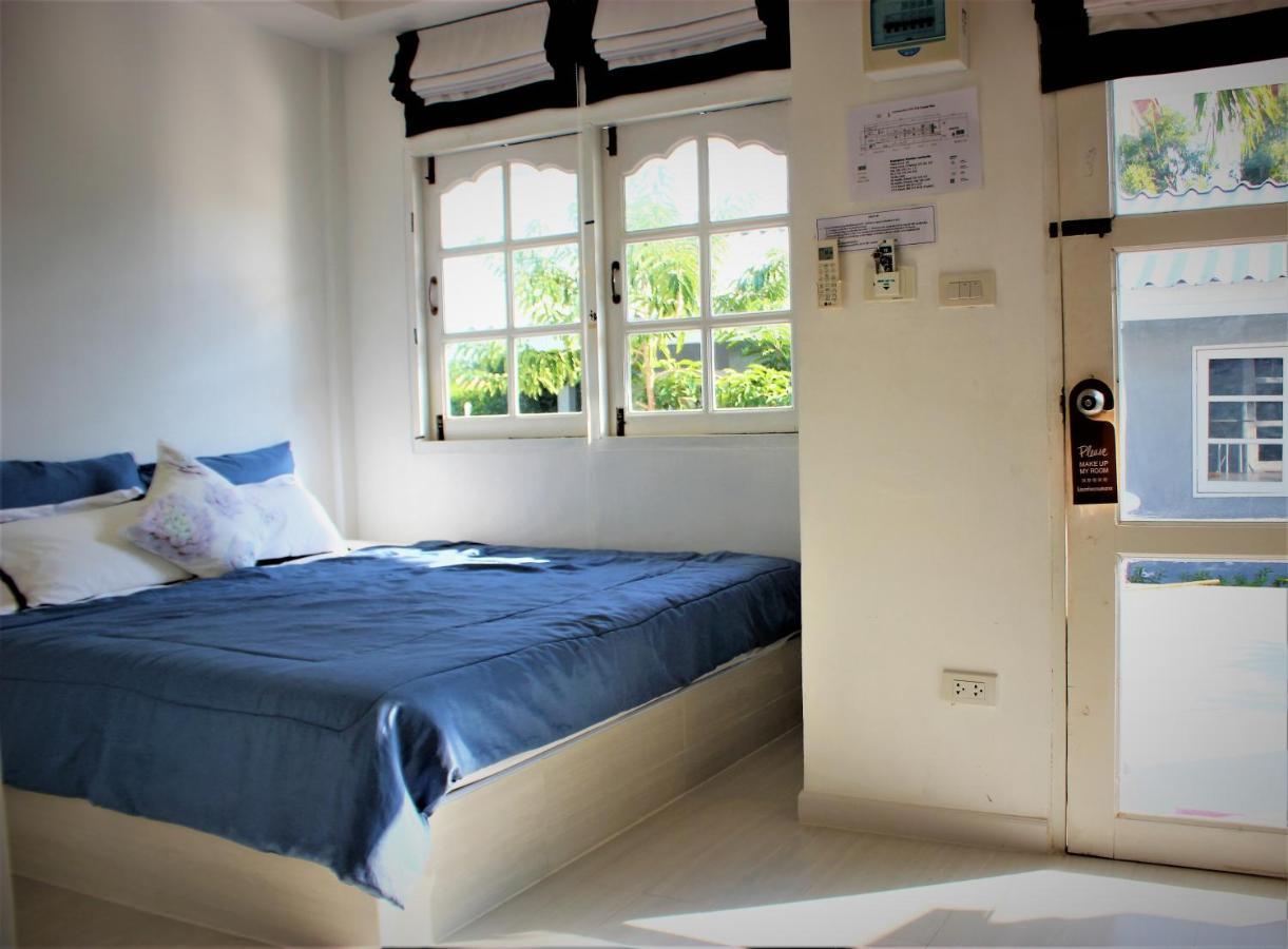 1715 House - White Rhino Hotell Rawai Exteriör bild