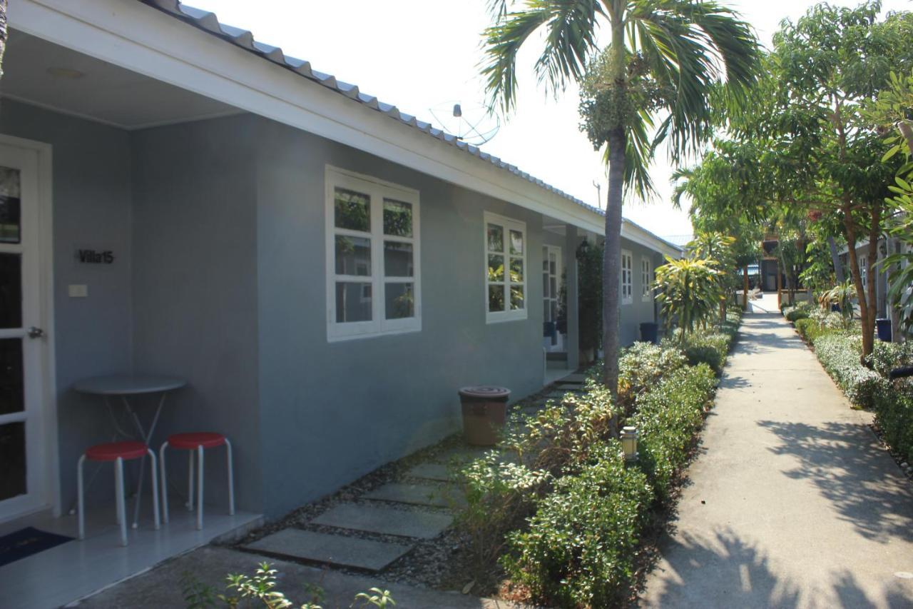 1715 House - White Rhino Hotell Rawai Exteriör bild
