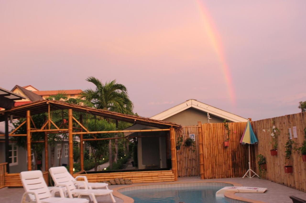 1715 House - White Rhino Hotell Rawai Exteriör bild