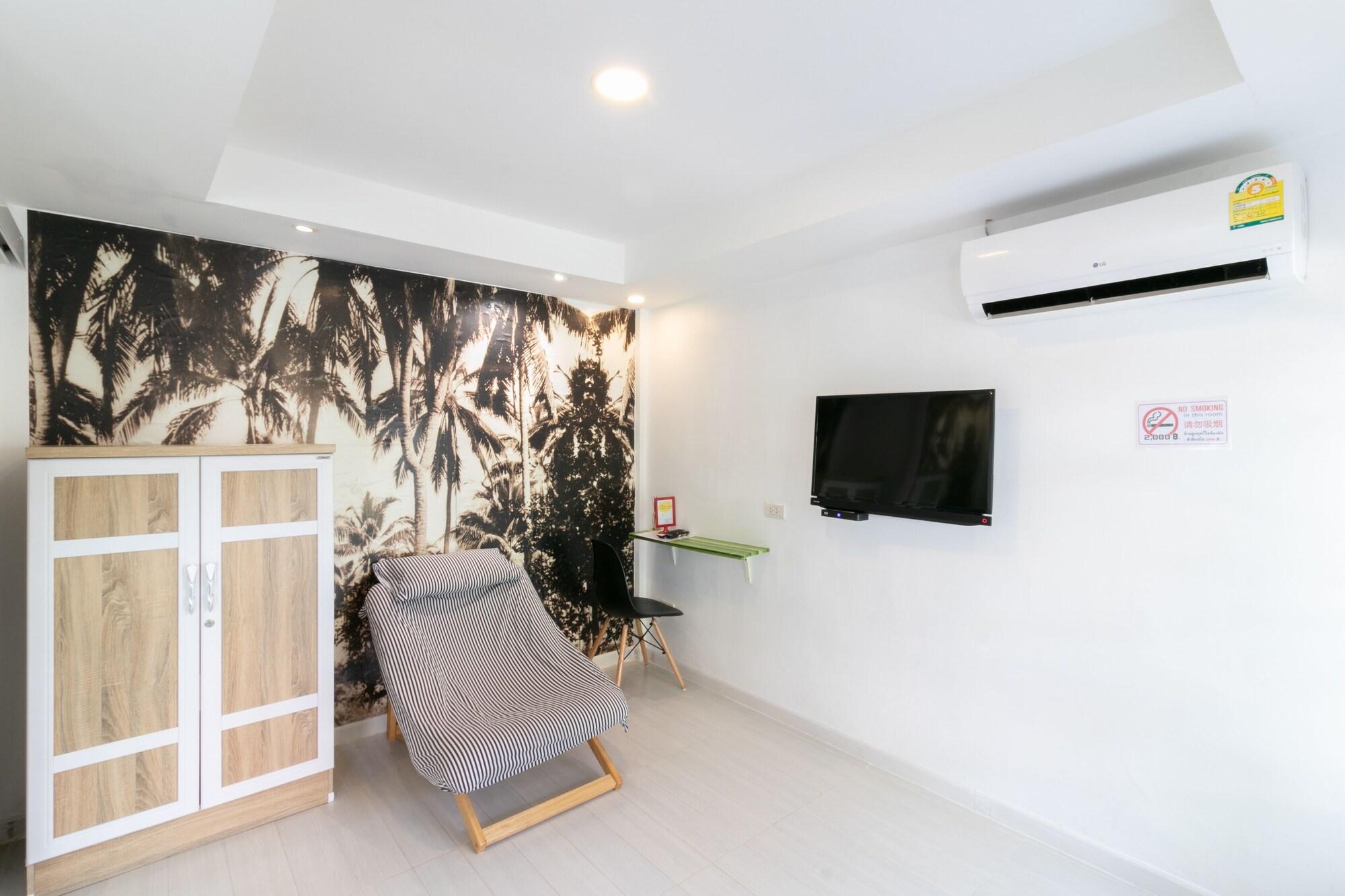 1715 House - White Rhino Hotell Rawai Exteriör bild