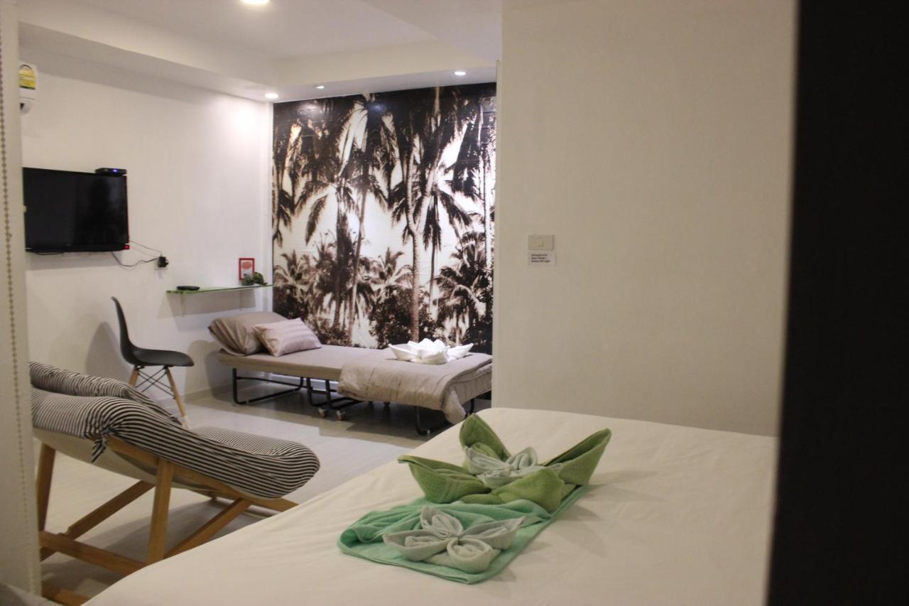 1715 House - White Rhino Hotell Rawai Exteriör bild